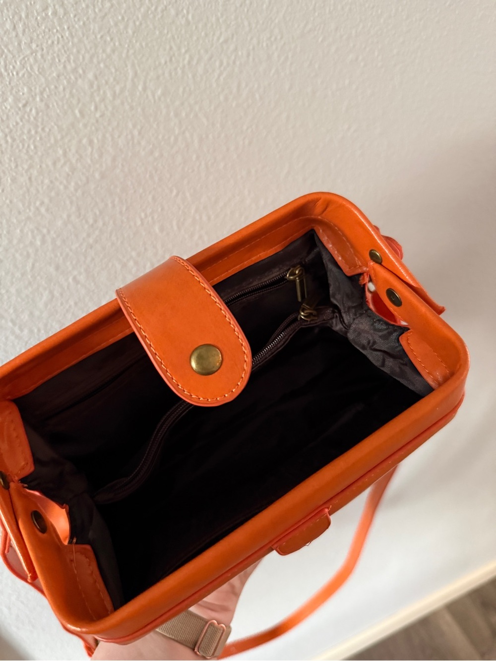 Compact Orange Leather Crossbody Purse - Picture 4 of 5